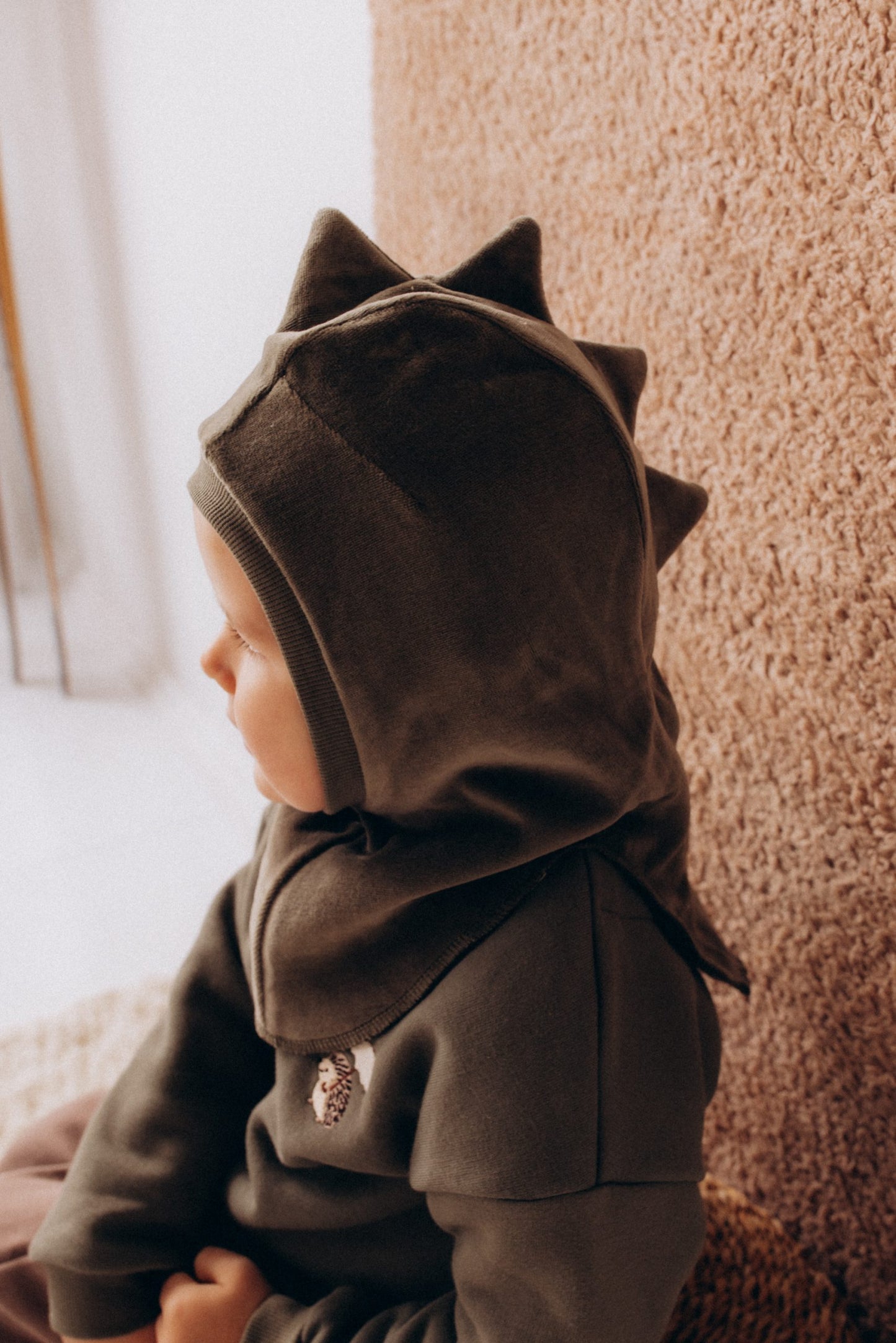 Balaclava dino - økologisk velour m/merinoullfôr